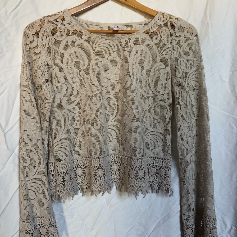 *Boho gray lace top*